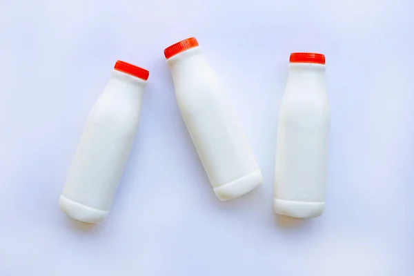 奶瓶在白色背景 — 图库照片