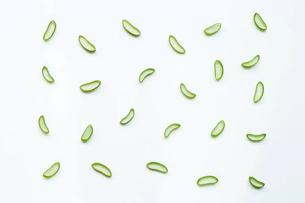 Aloe Vera Scheiben Geschnitten Auf Weißem Hintergrund — Stockfoto