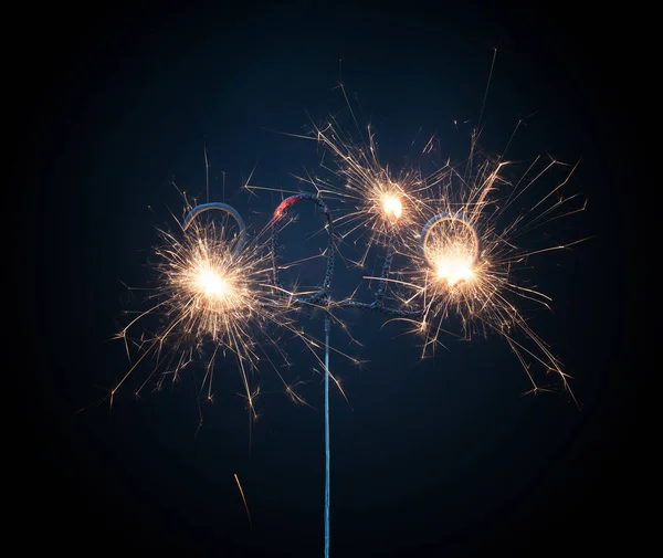 Sparkler Isolé Sur Fond Noir Solide 2019 Bonne Année — Photo