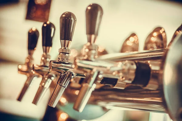 Närbild Beer Dispenser Pub — Stockfoto