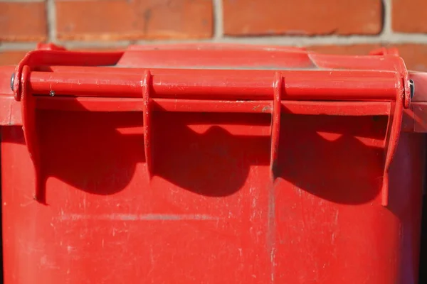 Red Recycling Bin Glass — Stock Photo, Image