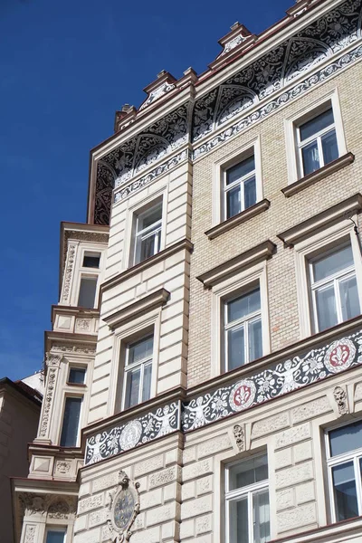 Fachada Casa Con Cortinas Esgraffito Praga —  Fotos de Stock