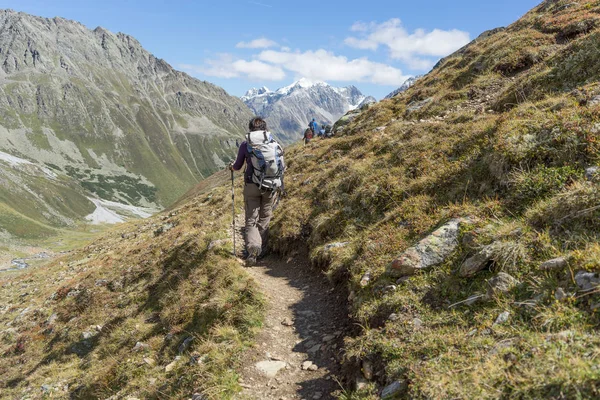 Extrémní Dovolená Alpách Pěší Turistika Horské Stezce — Stock fotografie