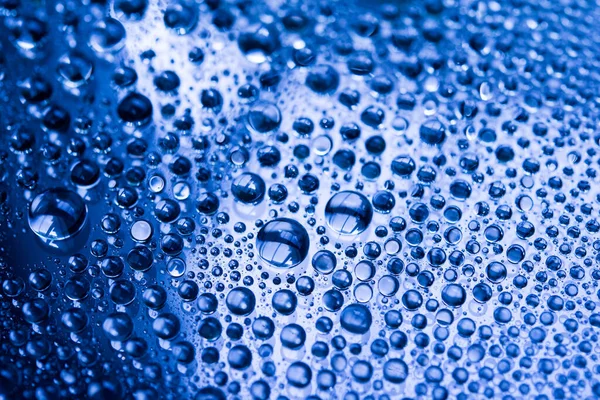 Gotas Água Fundo Azul Fechar — Fotografia de Stock