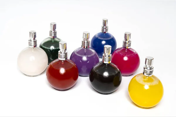 Некоторые Стеклянные Бутылки Содержащие Цветную Жидкость — стоковое фото