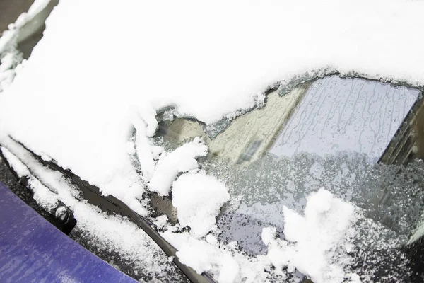 Snötäckt Bil Vintern Snö Vinterdag Staden Kallt — Stockfoto