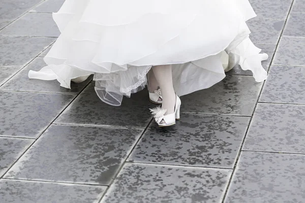 Sepatu Pengantin Putih Pernikahan Detail Sepatu Untuk Upacara Pernikahan Cinta — Stok Foto