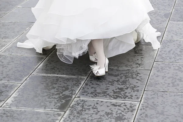 Scarpe Sposa Bianche Matrimonio Dettaglio Scarpe Una Cerimonia Nuziale Amore — Foto Stock