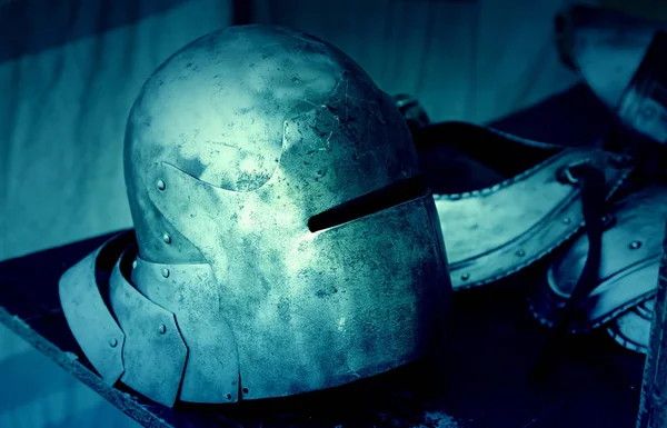 中世纪的盔甲 古代的战争和保护盔甲的细节 血腥的历史 — 图库照片