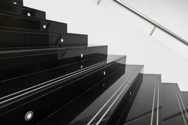 Treppe Aus Schwarzem Marmor Detail Moderner Architektur Inneren Moderne Treppe — Stockfoto