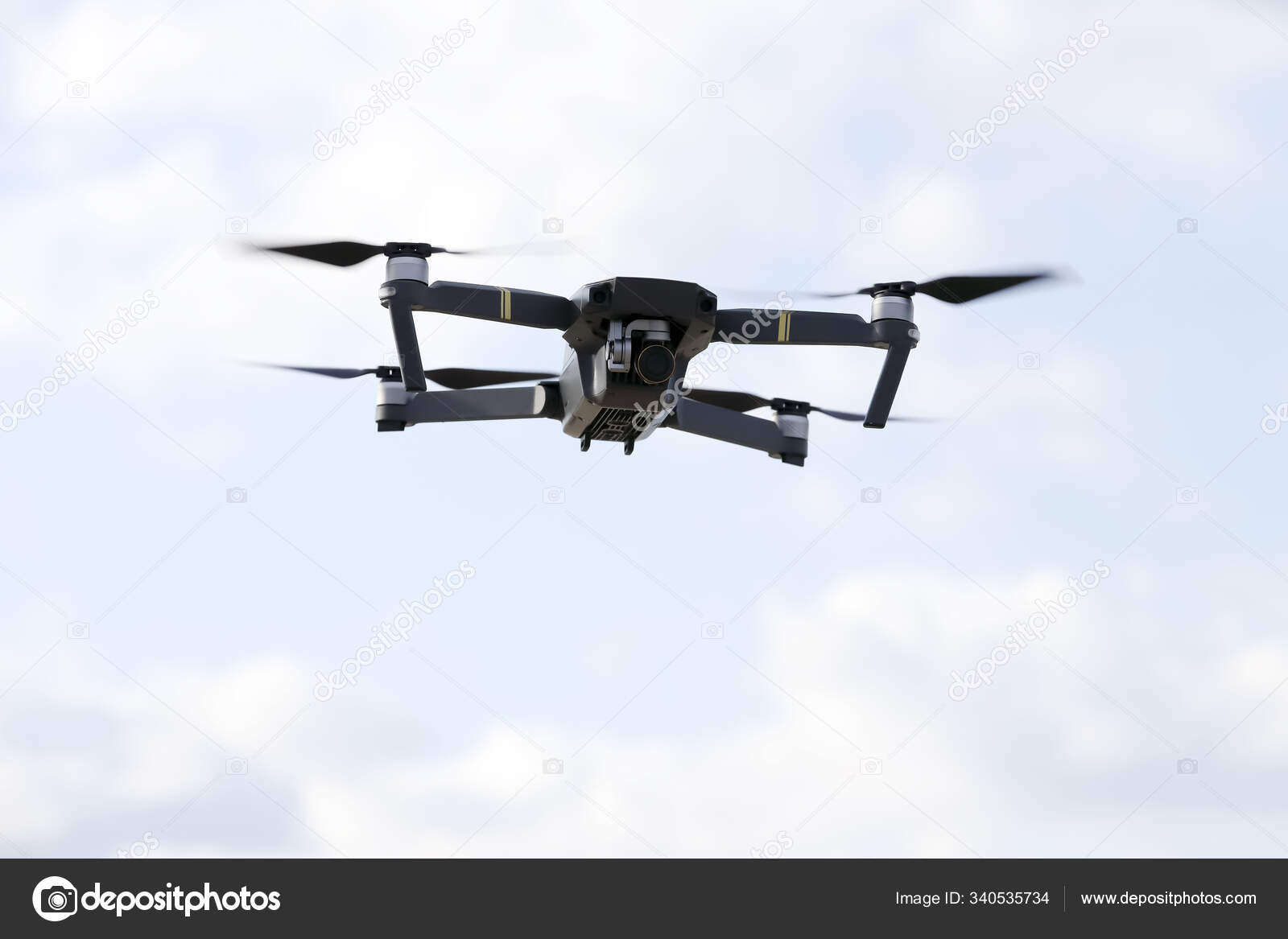 Dron Volando Aire Cielo Fondo — Foto de stock #340535734
