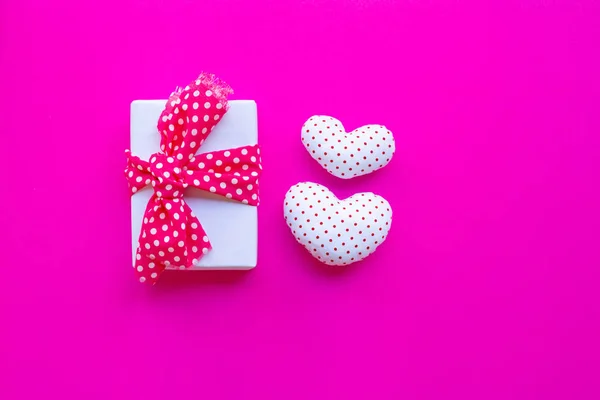 Caixa Presente Com Corações Valentim Fundo Rosa Vista Superior Com — Fotografia de Stock