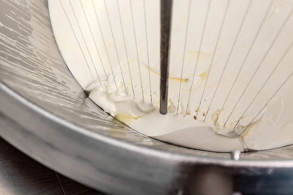 Latte Vasca Durante Processo Fermentazione Nella Lavorazione Del Formaggio — Foto Stock