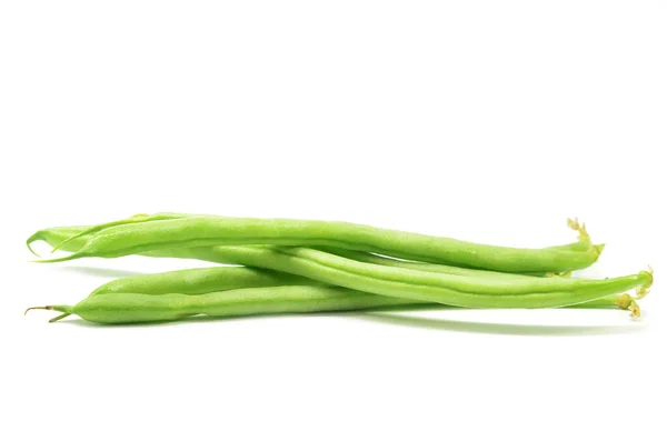 緑の白い背景に分離されたフランス語豆 — ストック写真