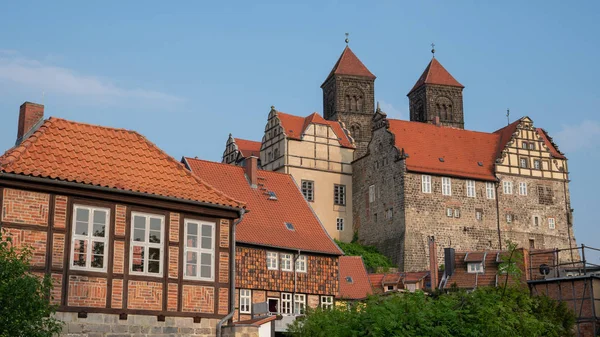 Imagen Panorámica Del Convento Quedlinburg Luz Del Sol Alemania Europa —  Fotos de Stock