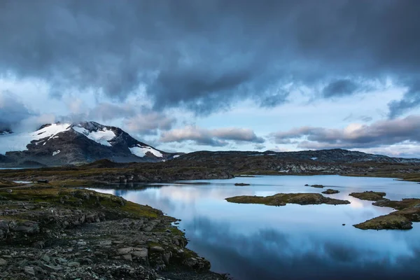 Sognefjell Mountins湖挪威 — 图库照片