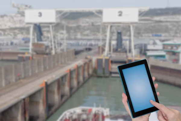 Haven Van Dover Ferry Terminal Infographic Concept Vinger Aanraken Tablet — Stockfoto