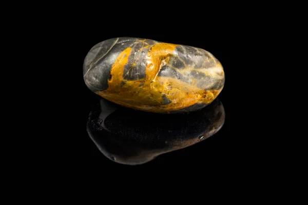 Барвистий Камінь Різними Дизайнами Кольорами Чорним Тлом — стокове фото