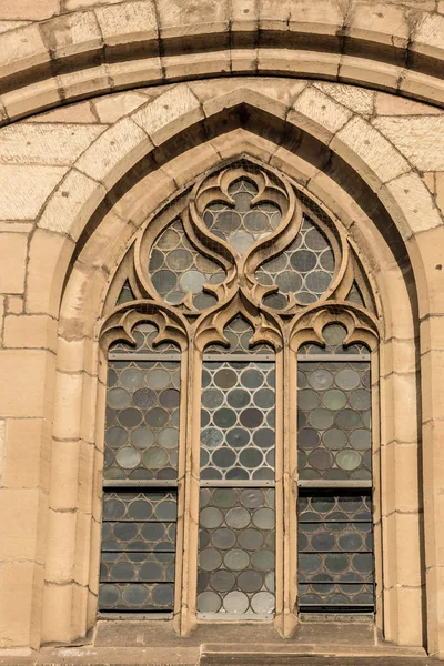 Altes Fenster Eines Historischen Gebäudes — Stockfoto