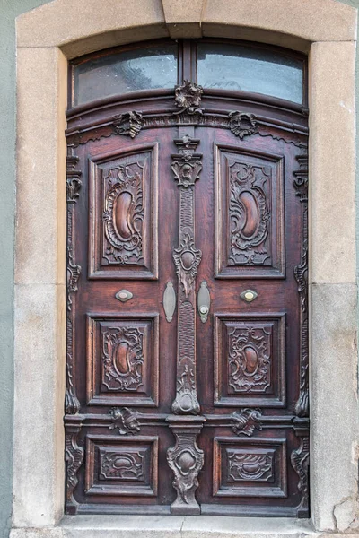 Alte Tür Eines Historischen Gebäudes Mit Treppe — Stockfoto
