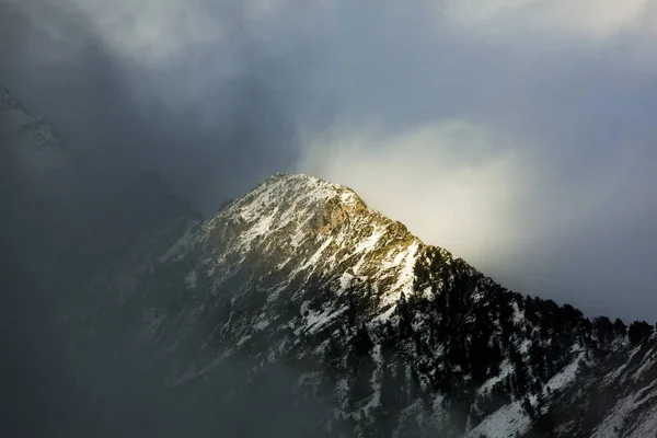 Montanhas Aragnouet Hautes Pyrenees Occitanie Francia — Fotografia de Stock