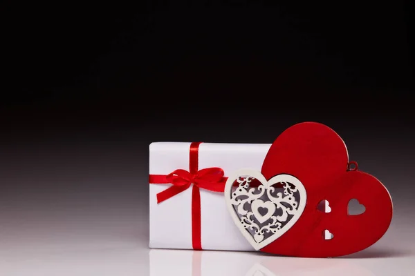 Wooden Decorative Hearts Gift Box Valentine Day Card Copy Space — Stock Photo, Image