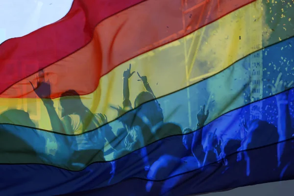 Průvod Gayů Lesbiček Duhovou Vlajkou — Stock fotografie
