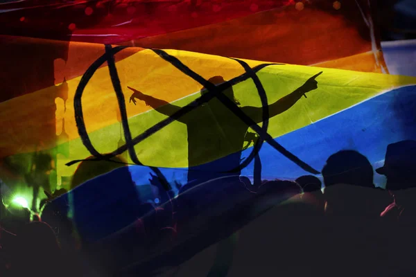 Sziluett Parádé Melegek Leszbikusok Szivárvány Zászló Szimbóluma Szeretet Tolerancia — Stock Fotó