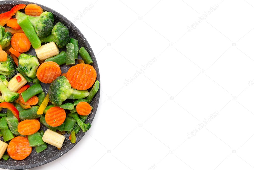 Verduras congeladas en una bolsa de plástico. Concepto de