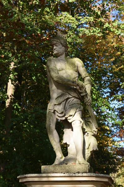 Nordkirchen Kalesi Nin Bahçesinde Heykel — Stok fotoğraf