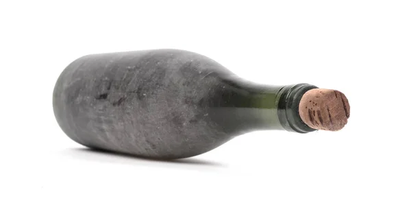 Garrafa Velha Vinho Coberto Poeira Foco Seletivo Isolado Branco — Fotografia de Stock
