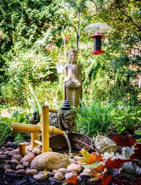 Beautiful Oriental Ornamental Garden Buddha Statue Fountain — Stock Photo, Image