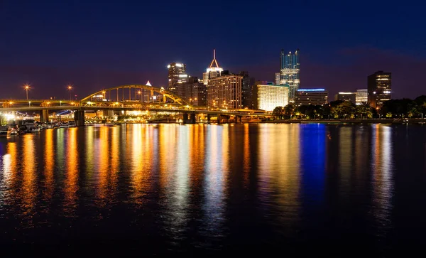 Vista Nocturna Del Horizonte Pittsburgh Desde Confluencia Los Ríos Allegheny — Foto de Stock