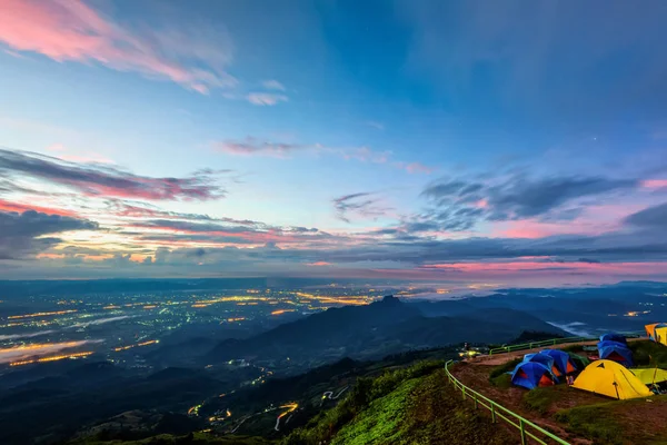 다채로운 하늘의 풍경도 태국에서 캠프장에서의 — 스톡 사진