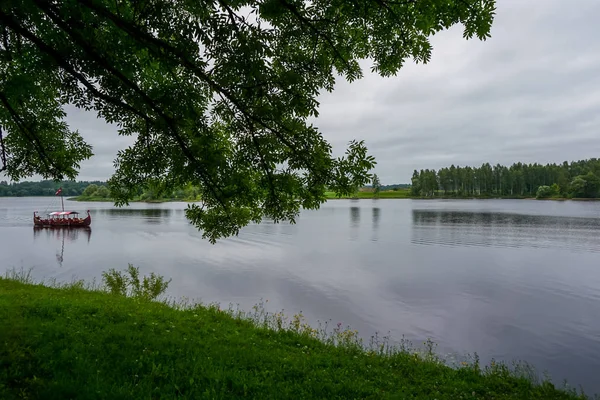 Kapal Pesiar Bergaya Viking Sungai Daugava Latvia Kapal Kuno Sungai — Stok Foto