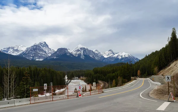 Morant Nın Eğrisi Demiryolu Mount Temple Banff National Park Alberta — Stok fotoğraf