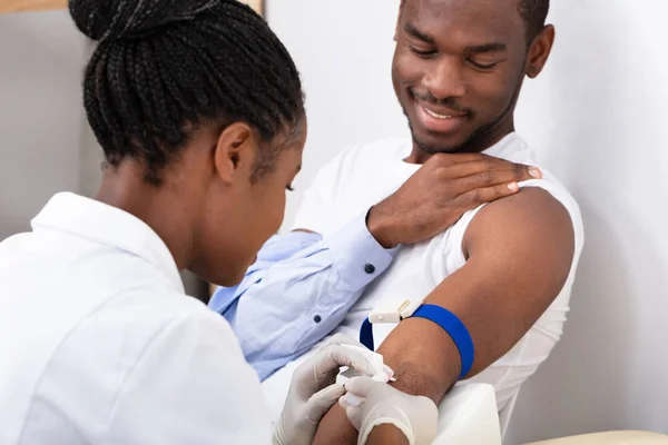 Close Female Doctor Injecting Male Patient Syringe Collect Blood Sample — Stock Photo, Image