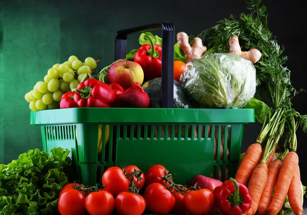 Frutas Legumes Orgânicos Frescos Cesto Compras Plástico — Fotografia de Stock