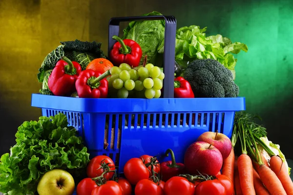 Frutas Legumes Orgânicos Frescos Cesto Compras Plástico — Fotografia de Stock
