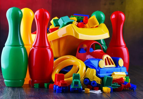 Composição Com Brinquedos Coloridos Para Crianças Plástico — Fotografia de Stock