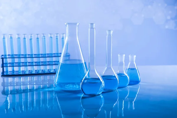 Glaswerk Laboratoriumbekers Wetenschappelijk Experiment — Stockfoto