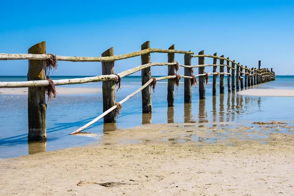 Recinzione Sulla Riva Del Mar Baltico — Foto Stock