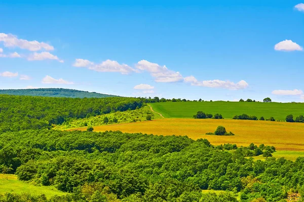 Paisaje Bulgaria Bajo Cielo Azul Con Nubes — Foto de Stock