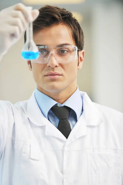 Kutatás Tudomány Orvos Hallgató Emberek Ban Okos Laboratórium Ábrázol Kémia — Stock Fotó