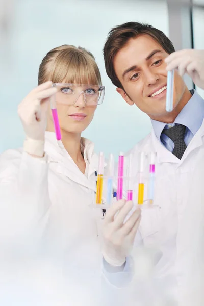 Wetenschap Onderzoek Biologie Chemie Dmedicine Youn Mensen Paar Helder Modern — Stockfoto