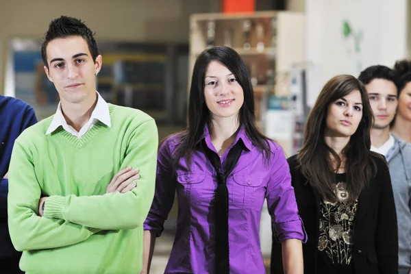 Studenti Felici Persone Ritratto Gruppo Presso Edificio Interno Universitario — Foto Stock