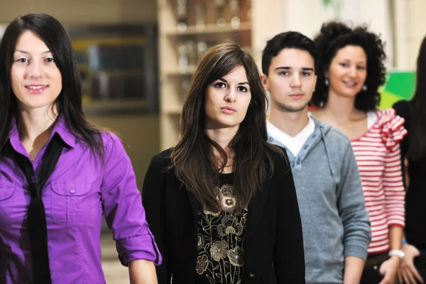 Estudantes Felizes Pessoas Grupo Retrato Universidade Interior Edifício — Fotografia de Stock