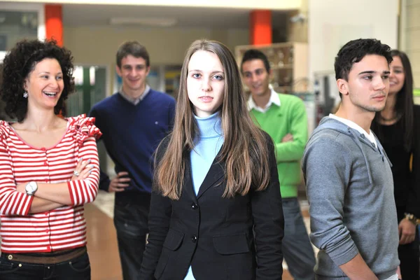 Estudantes Felizes Pessoas Grupo Retrato Universidade Interior Edifício — Fotografia de Stock