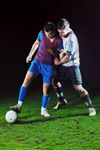 Competencia Acción Correr Saltar Duelo Futbolistas Estadio Fútbol Por Noche — Foto de Stock