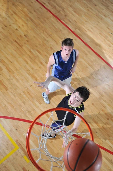 Tävling Cencept Med Människor Som Spelar Basket Skolan Gym — Stockfoto